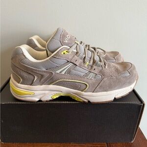 Vionic walker sneakers‎ new 8.5